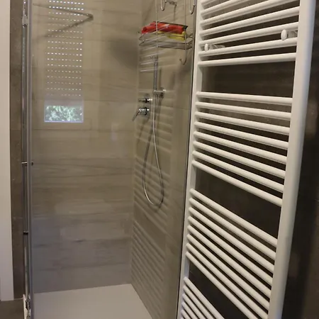 Al Ponte Della Pace דירה פררה